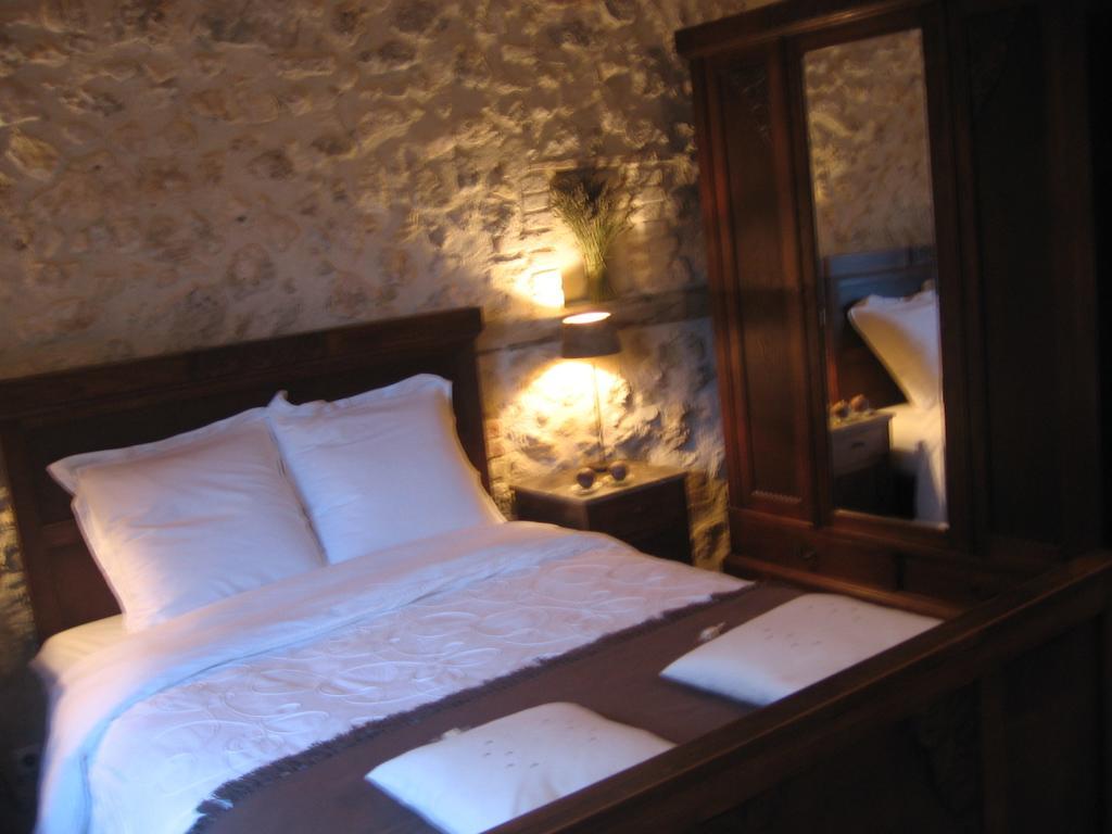Moulin Mariman Bed and Breakfast Allan Rum bild